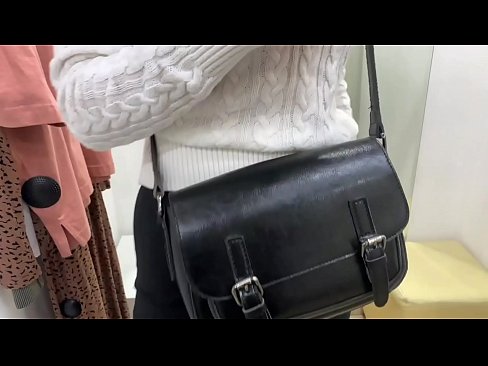 ❤️ Masturbasyon piblik nan jenn femèl FeralBerry ak yon gode nan sal la Fitting ❤ Porno nan nou ❌❤